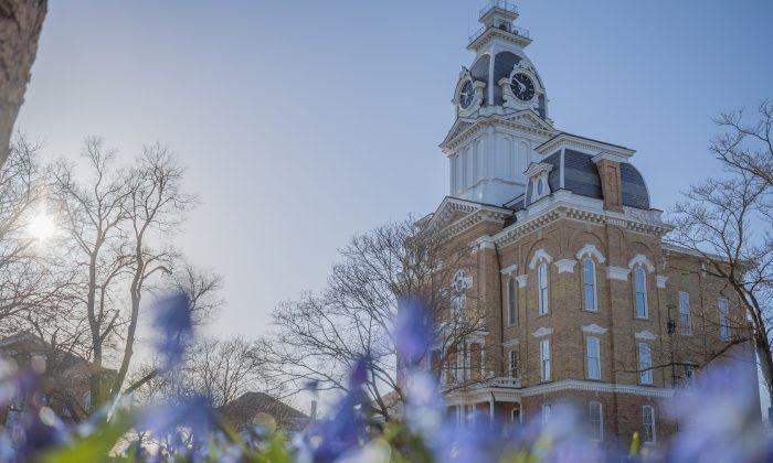 At Hillsdale, a College Education Is Still Possible