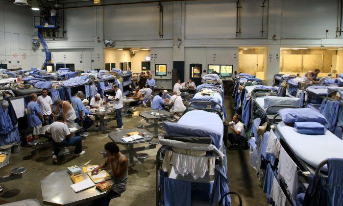 Members of Congress Urge Attorney General to ‘Release as Many Prisoners as Possible’