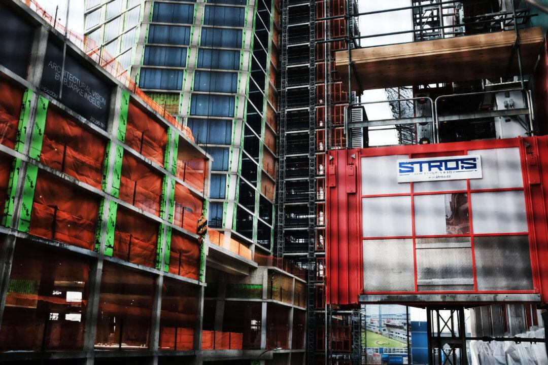Private Sector Added 275,000 Jobs in April as Small, Medium Businesses Lead Way, ADP Says