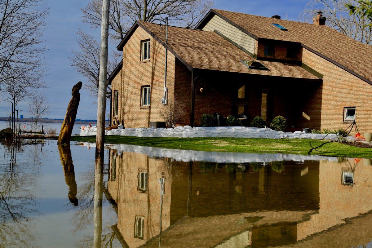 A flooded home next to the Ottawa River near Saratoga, Gatineau in Quebec on April 30, 2019. (Jonathan Ren/The Epoch Times)