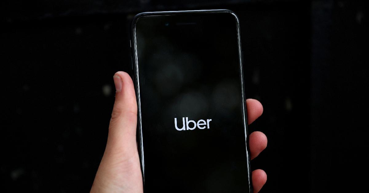 Taxi Companies Lose Court Bid to Quash Uber, Lyft Licences in British Columbia