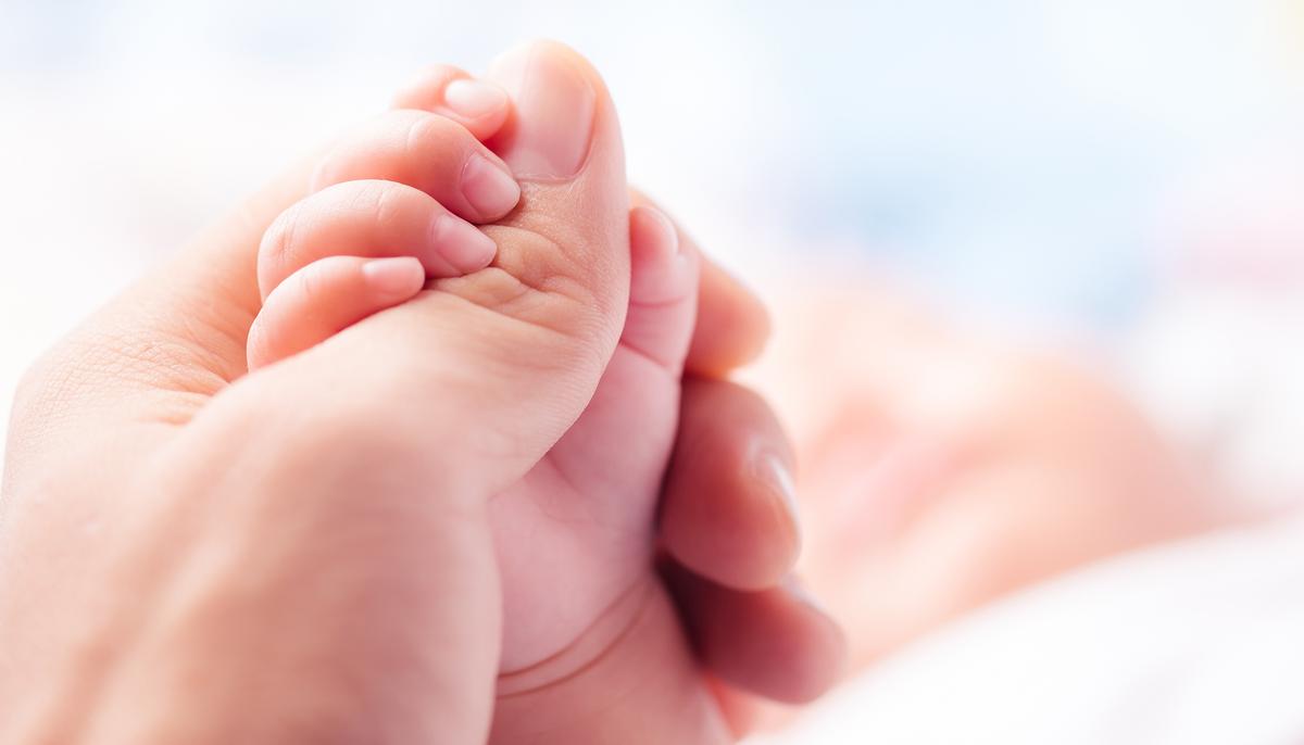 Argentinian Officer Breastfeeds Unattended, Crying Baby Even When Doctors Said He’s ‘Dirty’