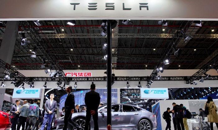 Tesla Ends ‘Spartan Diet,’ Seeks up to $2.3 Billion From Share, Debt Issues