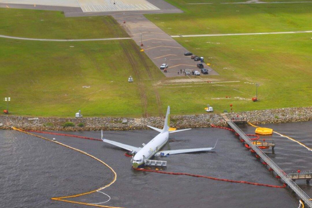 ‘Thrust Reverser’ Broken on Plane That Slid Into Florida River