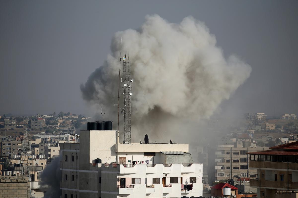 Smoke rises during an Israeli air strike in the southern Gaza Strip, on May 5, 2019. (Reuters/Ibraheem Abu Mustafa)