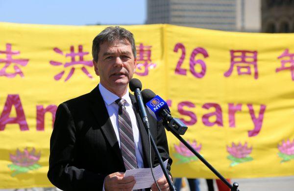 MP David Anderson speaks at the Falun Dafa Day celebration on Parliament Hill on May 9, 2018. Anderson was sent fake emails in April 2016 impersonating Falun Gong practitioners and making irrational statements in an attempt to discredit the group. (The Epoch Times)