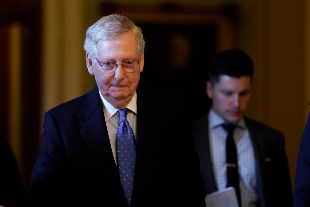 Twitter Locks McConnell’s Account Over Video Showing Protesters Threatening Senator