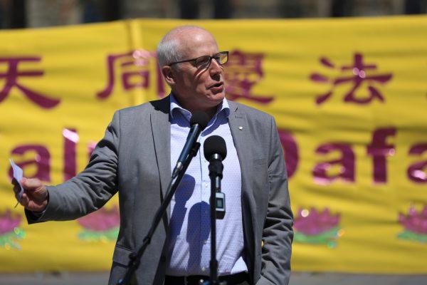 Alex Neve, secretary general of Amnesty International Canada, speaks at an event celebrating Falun Dafa Day on Parliament Hill, Ottawa, on May 8, 2019. (Jonathan Ren/The Epoch Times)