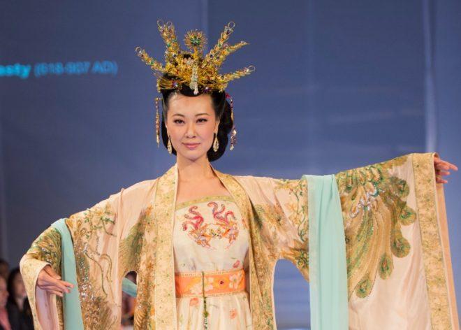 A Tang Dynasty Empress's gown adorned with phoenixes. (©<a href="https://www.theepochtimes.com">The Epoch Times</a> | Dai Bing)