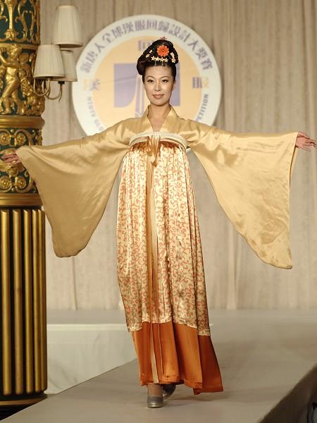 A Tang-style dress  (©<a href="https://www.theepochtimes.com">The Epoch Times</a> | Dai Bing)