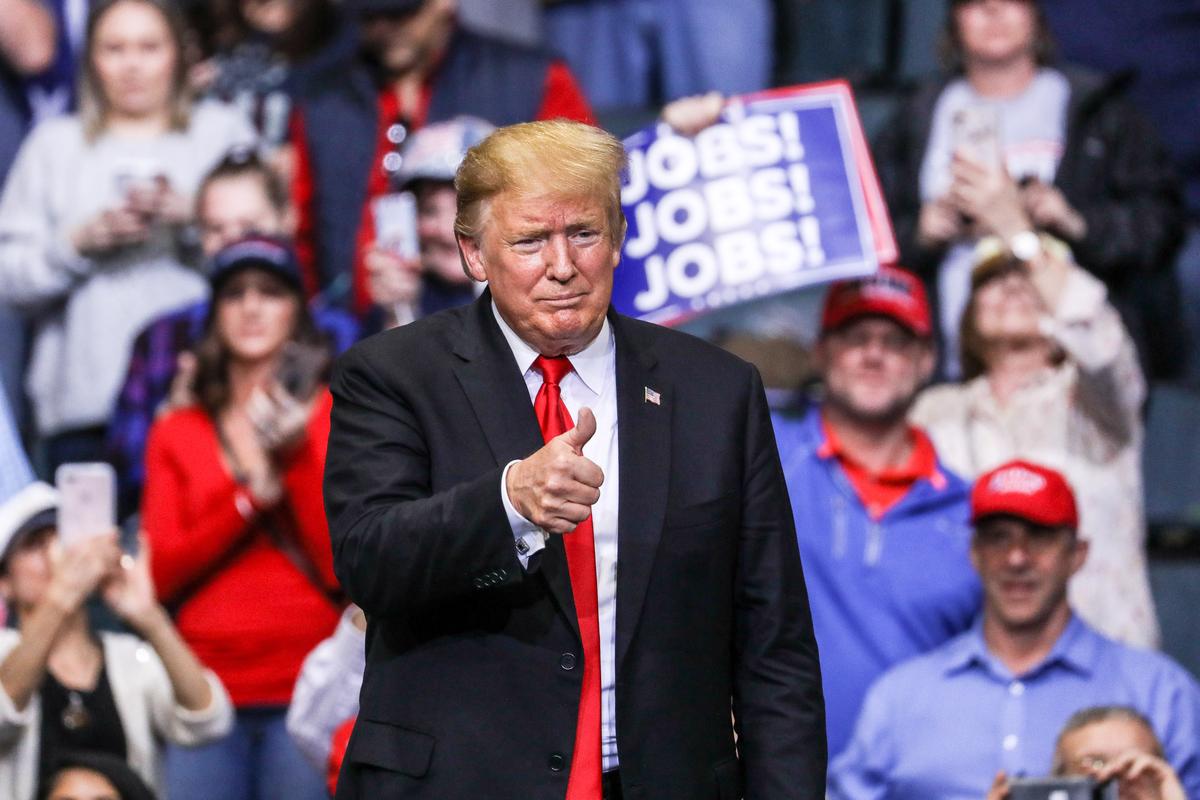 Trump Cheers Low Inflation Data as Clothing, Used Car Prices Fall