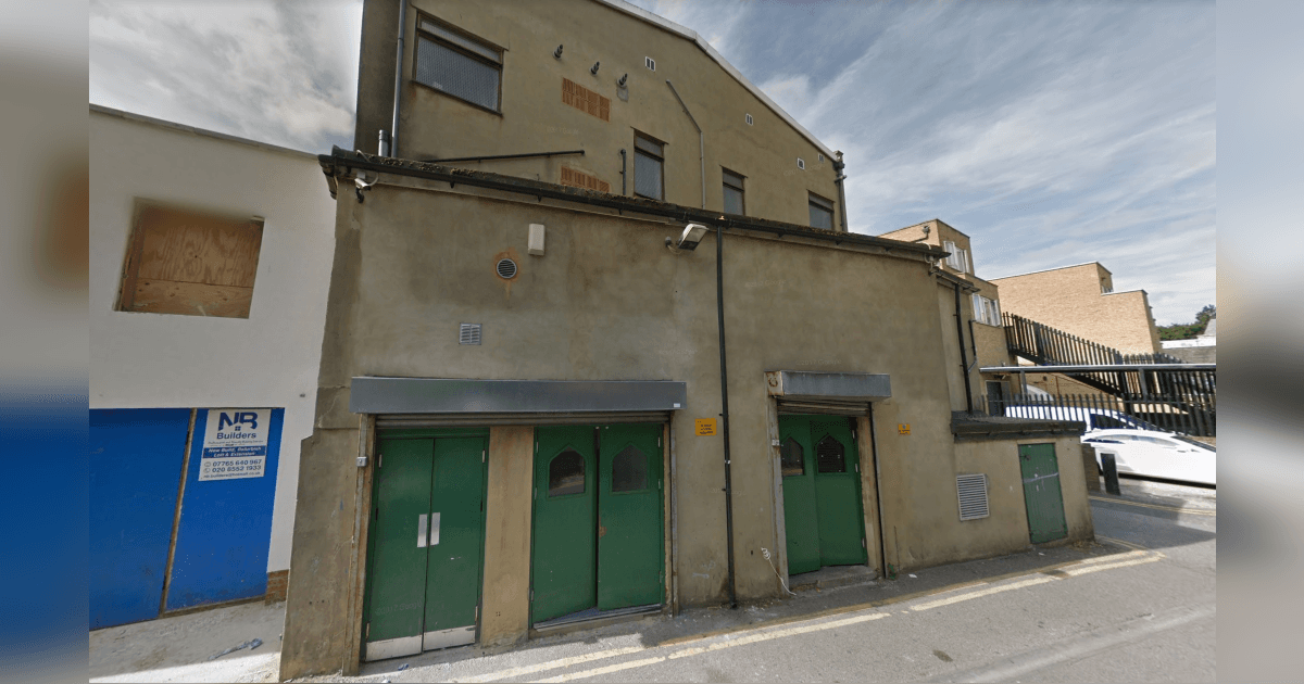 Police were called to reports of a gunshot at or near the Seven Kings Mosque in High Road, Seven Kings on May 9, 2019. (Google Maps)