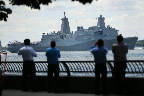 The USS Arlington makes its way past the Statue of Liberty in New York City on May 23, 2018. (Spencer Platt/Getty Images/File)