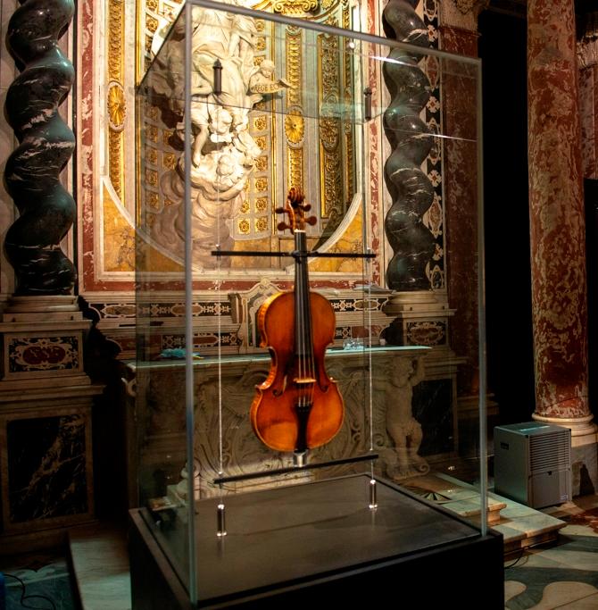 The 1743 Guarneri del Gesù “Il Cannone” at the Palazzo Ducale in Genoa. (The City of Genoa)