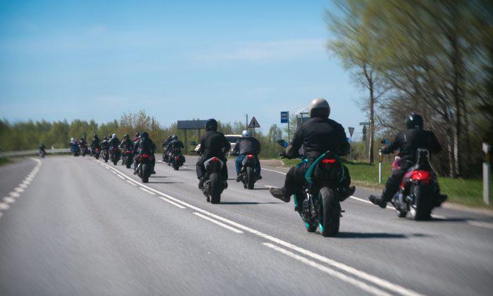 Bullied Girl Was Scared to Go on Prom, Then 120 Leather-Clad Bikers Show Up at Her Door