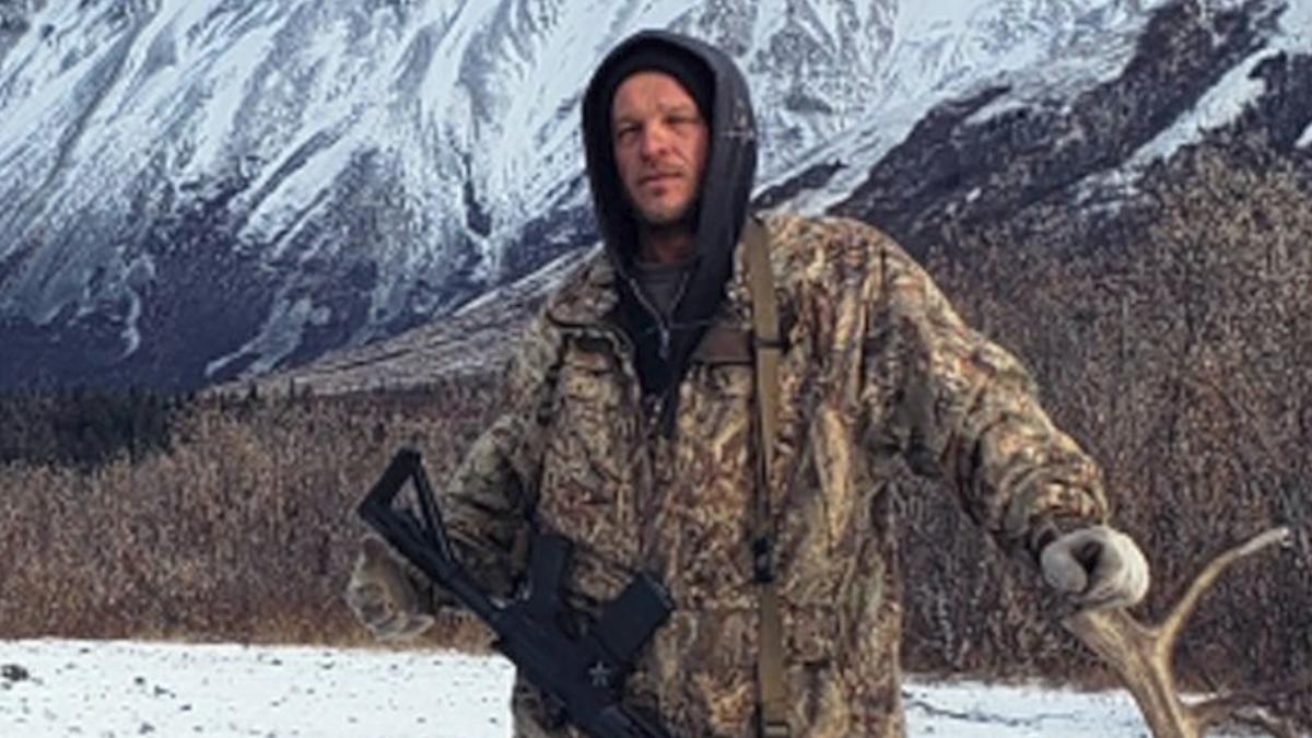 Alaska Hunter Finds Friend Dead After 6 Days