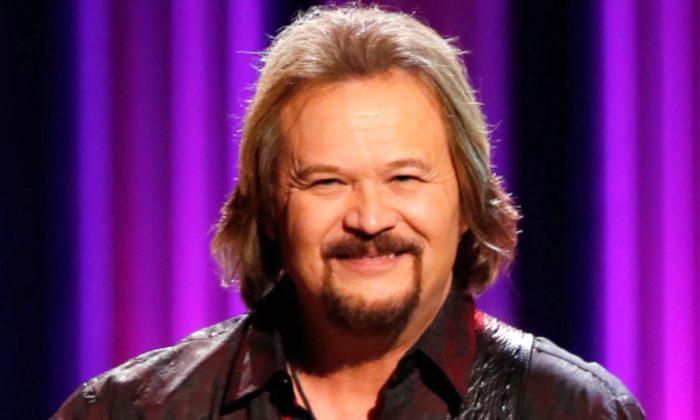Country Star Travis Tritt’s Tour Bus Sideswiped in Crash That Killed 2