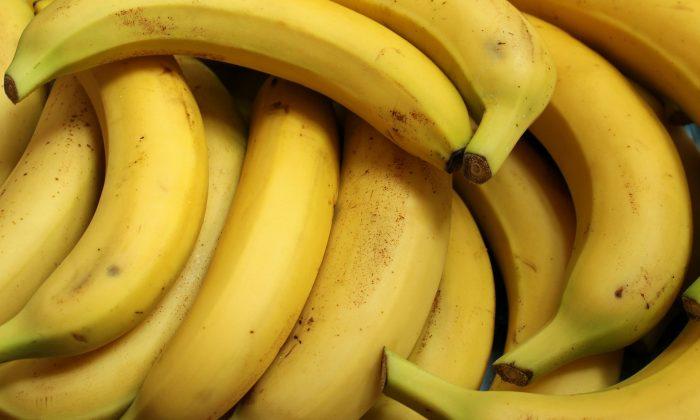 4 Science-Backed Benefits of Bananas–Way Better for Your Energy & Sugar Levels