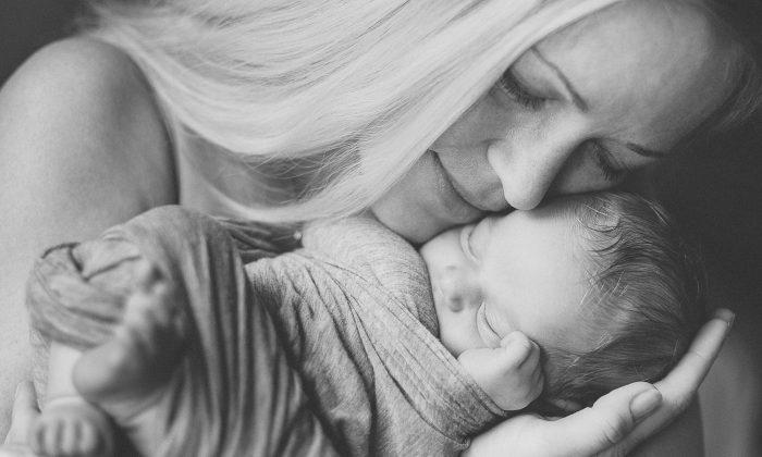 Mom Is on Birth Control but Delivers Baby Just an Hour After Knowing She’s Pregnant