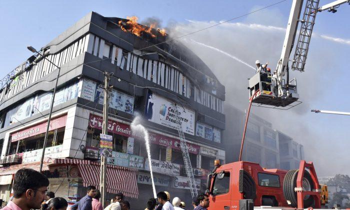 Fire in Commercial Center in India Kills at Least 17