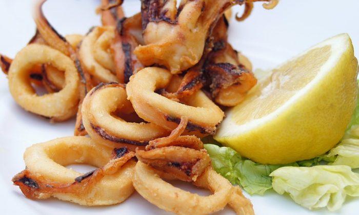 Tourists Outraged After Being Charged $935 for Calamari, 6 Beers, Water, Salad, Tomato Juice