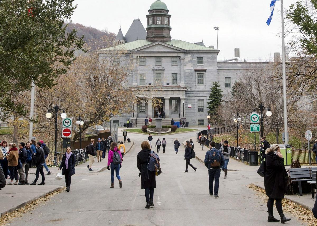 Mounting Student Debt Tells of Universities All at Sea