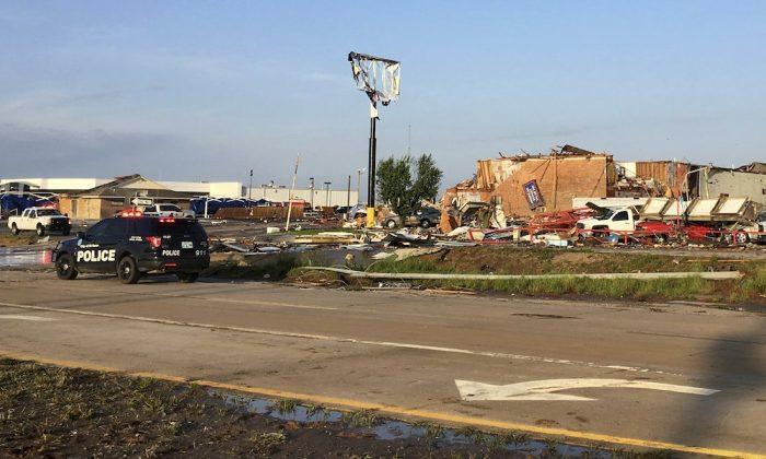 Tornadoes Rake 2 Oklahoma Cities, Killing 2 and Injuring 29