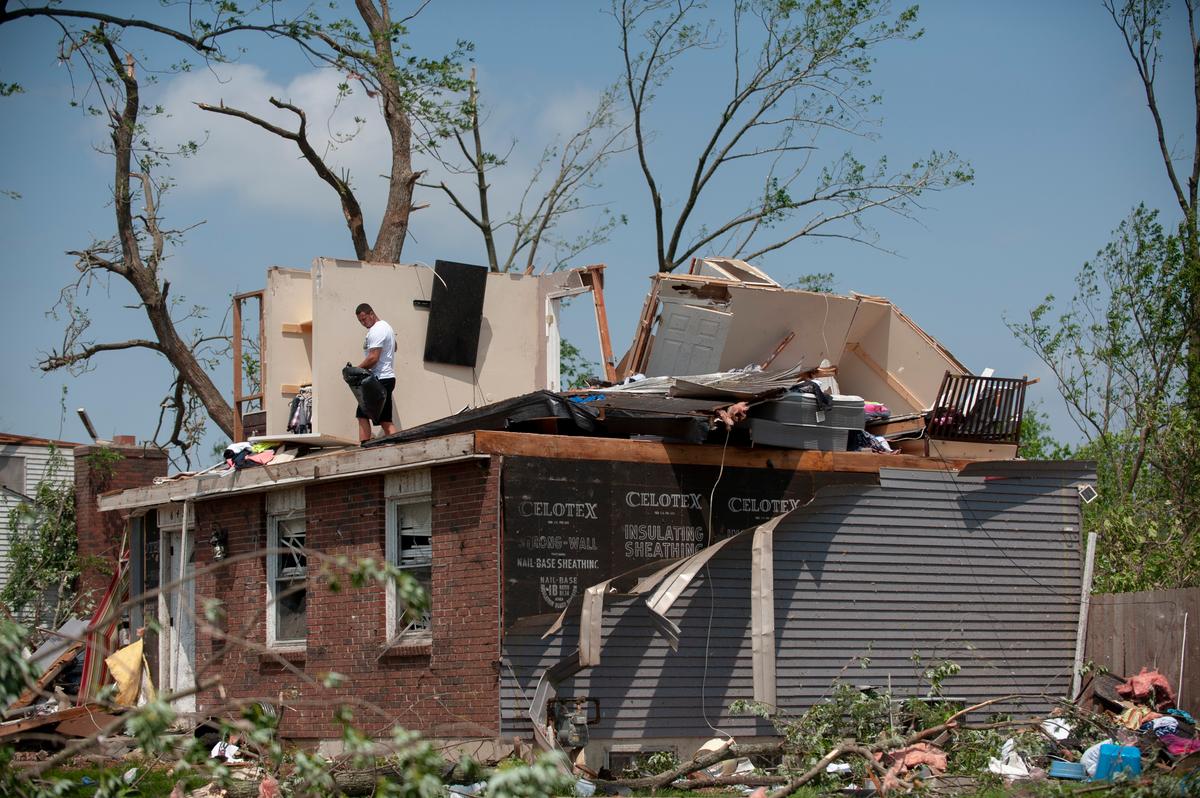 Swarm of Tornadoes Pulverizes Buildings Across Ohio, Indiana; 1 Dead