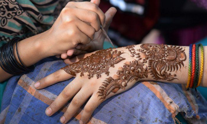 Little Girl ‘Potentially Scarred for Life’ After Black Henna Tattoo Erupted in Blisters