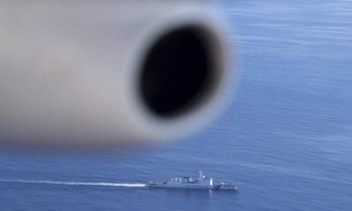 Australian Navy Pilots Struck by Lasers in South China Sea, Experts Suspect China Attack