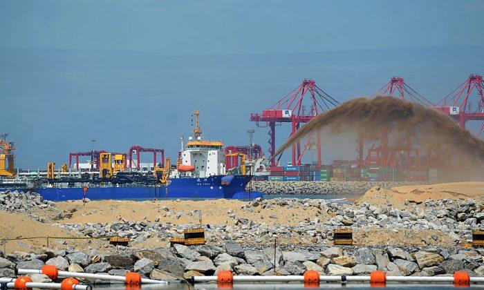 Sri Lanka Signs Port Deal With Japan, India in Move to Counter Beijing