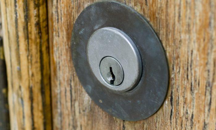 Fork Becomes Portable Door Lock In Low-Tech Security ‘Fix’