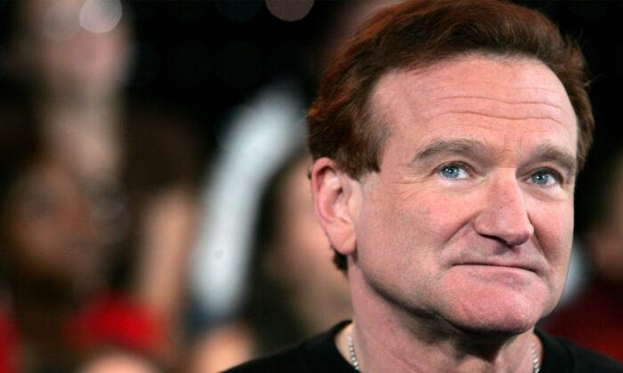 Robin Williams Once Saved ‘Hysterical’ Crying Woman at Airport–Here’s What He Said...