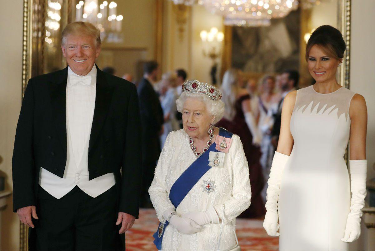 Queen Elizabeth II (C), President Donald Trump (L) and First Lady Melania Trump (R) attend a State Banquet at Buckingham Palace in London, England on June 3, 2019. (Jeff Gilbert/WPA Pool/Getty Images)