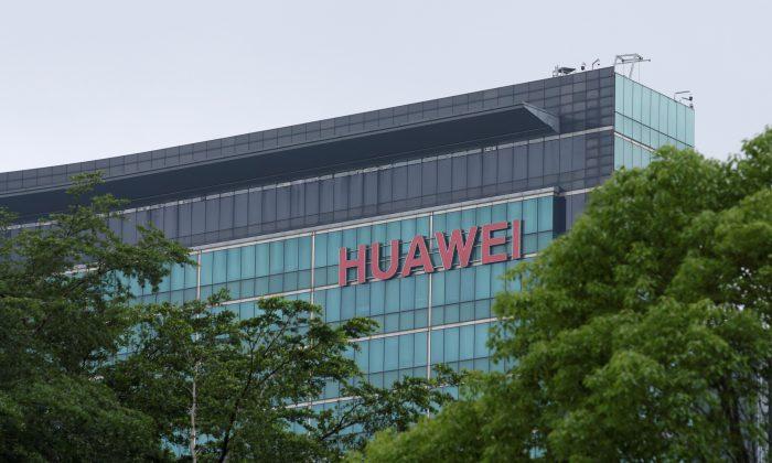 Global Tech Companies Shun Huawei After US Ban