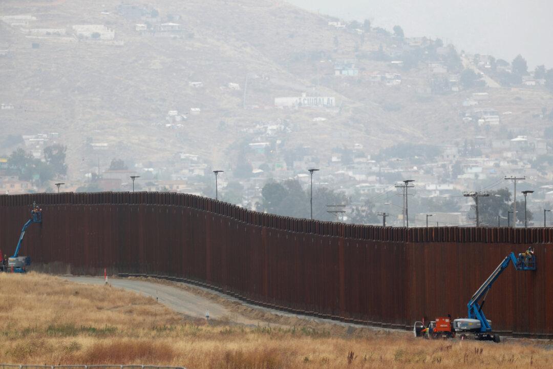 Three in Life-Threatening Condition After Falling From Border Wall