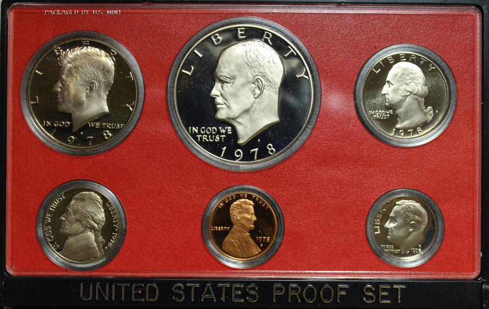 Twice-struck proof coins appear extra shiny and clearly defined (©Shutterstock | <a href="https://www.shutterstock.com/image-photo/1978-proof-set-united-states-picture-544353673?src=jCa_gW7oEQ8KewjSiLyKmg-1-47">Daniel D Malone</a>)