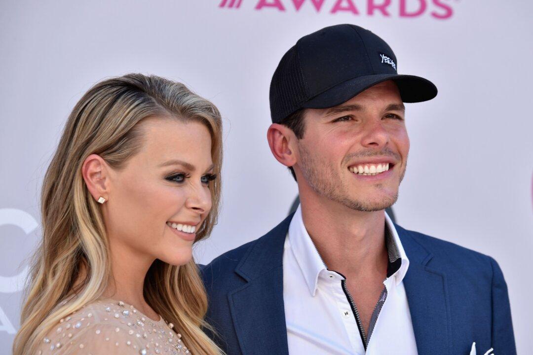 Country Singer Granger Smith Says 3-Year-Old Son Dies in ‘Tragic Accident’