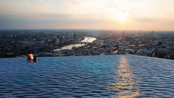 The infinity pool would allow an unobstructed view of the London skyline. (Compass Pools)