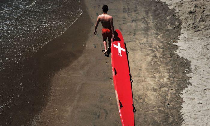 Lifeguard Saves Choking Baby At New Jersey Beach