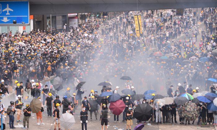 UK to Suspend Crowd Control Supplies to Hong Kong