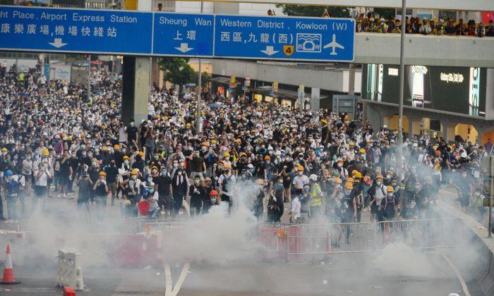 Thousands Sign Online Petition Calling for Hong Kong, Chinese Officials Who Support Extradition Bill to Be Barred From US