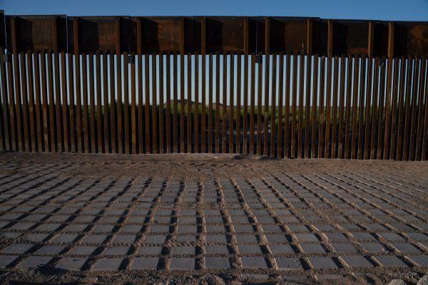 Recently-installed bollard style fencing on the US-Mexico border near Santa Teresa, N.M., on April 30, 2019. (Paul Rataje/AFP/Getty Images)
