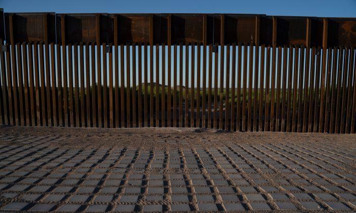 Border Wall Seesaw Lets American and Mexican Children Play Together