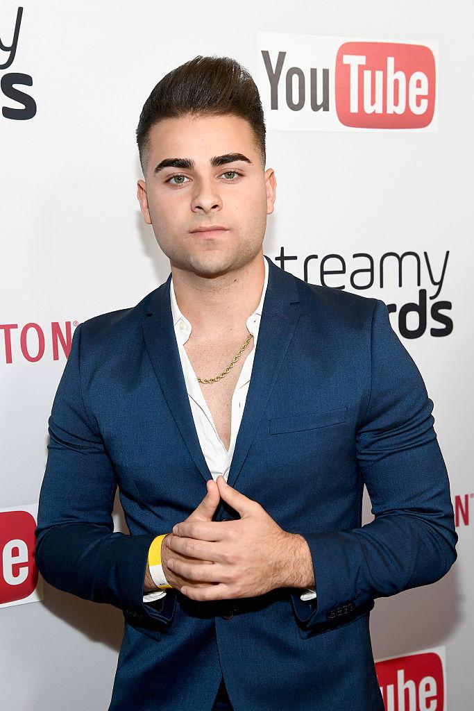 Coby Persin at the 6th annual Streamy Awards in Beverly Hills, California, 2016 (©Getty Images | <a href="https://www.gettyimages.com/detail/news-photo/internet-personality-coby-persin-attends-the-6th-annual-news-photo/612542774?adppopup=true">Frazer Harrison</a>)
