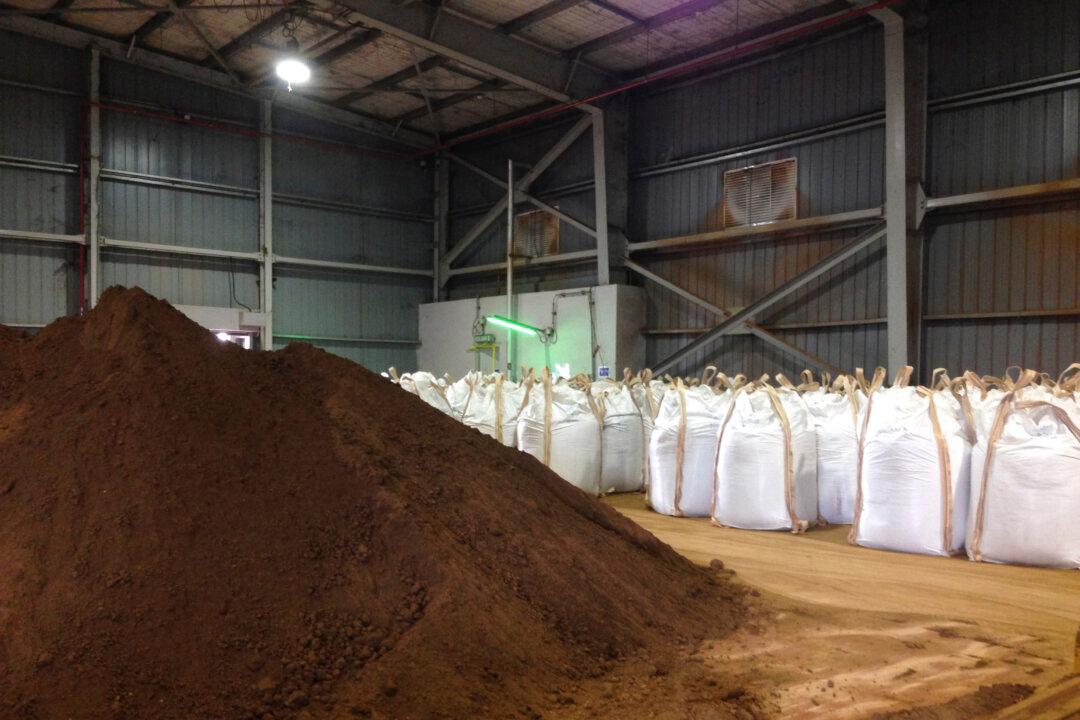 Australian Rare Earth Miners Push Development Deals to Counter China Grip