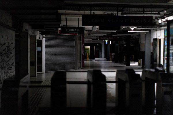 Hallways of Buenos Aires’s Subway lit only by emergency lights during the blackout, in Buenos Aires, Argentina on June 16, 2019. (Tomas F. Cuesta/AP Photo)