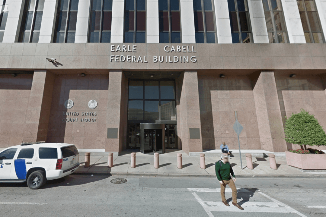 Shots Fired at Federal Courthouse in Dallas, Suspect in Custody