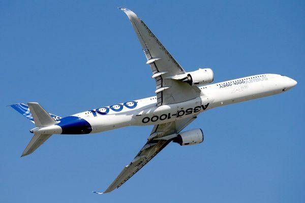 An Airbus A350-1000 performs during the inauguration of the 53rd International Paris Air Show at Le Bourget Airport near Paris, France, on June 17, 2019. (Pascal Rossignol/Reuters)