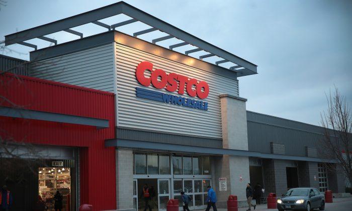 Costco Allowing First Responders to Cut in Line